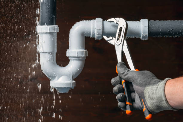 Professional Gas Line Repair technician working in Garden Prairie, IL